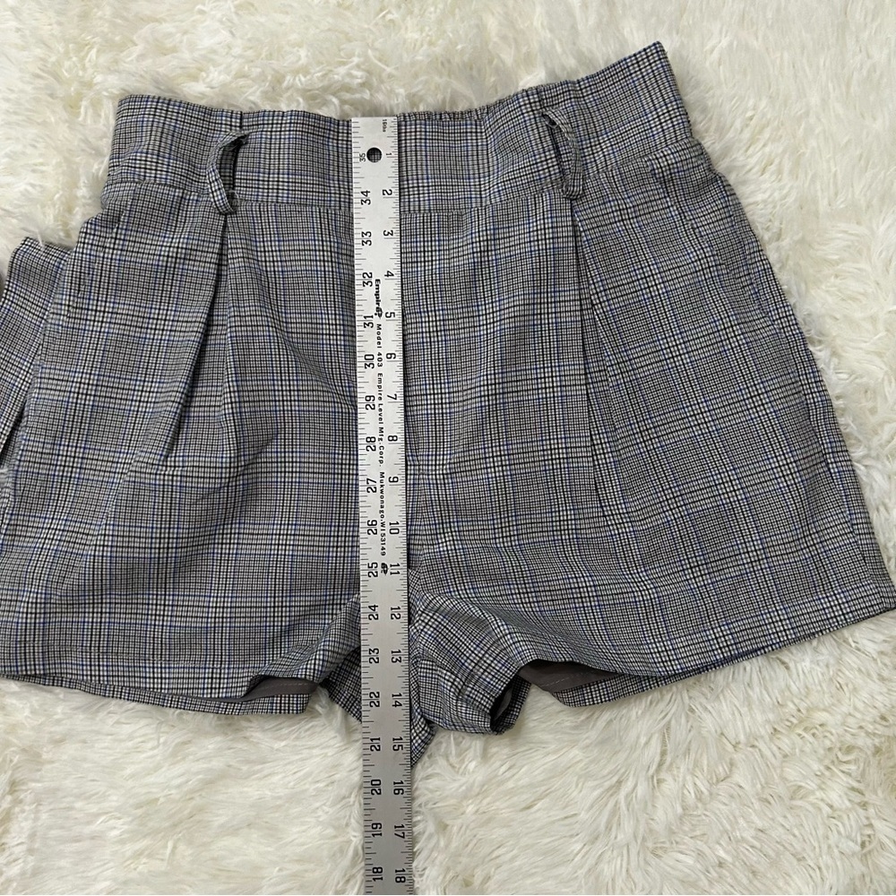 Forever 21 Gray High Waist elastic Tailored Shorts size Medium with tie belt - Picture 4 of 7